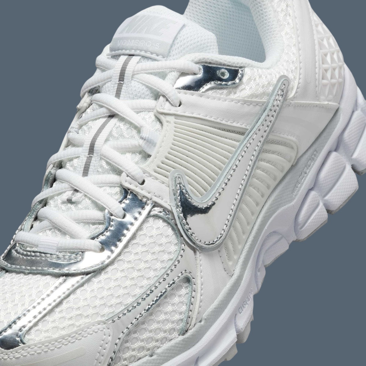 Nike Unisex Sneakers Zoom Vomero 5 Chrome Toe