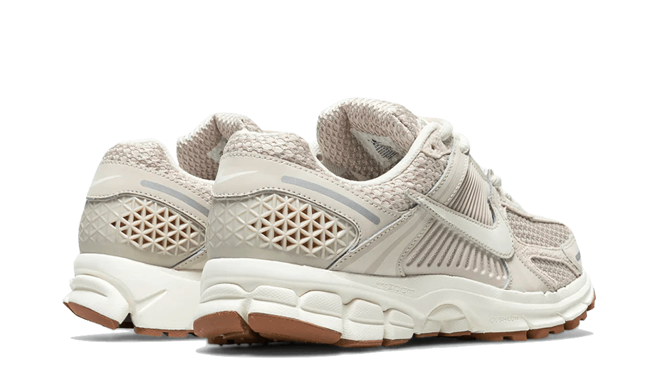 Nike Unisex Sneakers Zoom Vomero 5 Light Orewood Brown