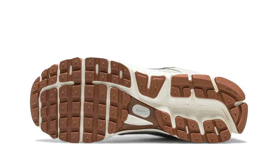 Nike Unisex Sneakers Zoom Vomero 5 Light Orewood Brown